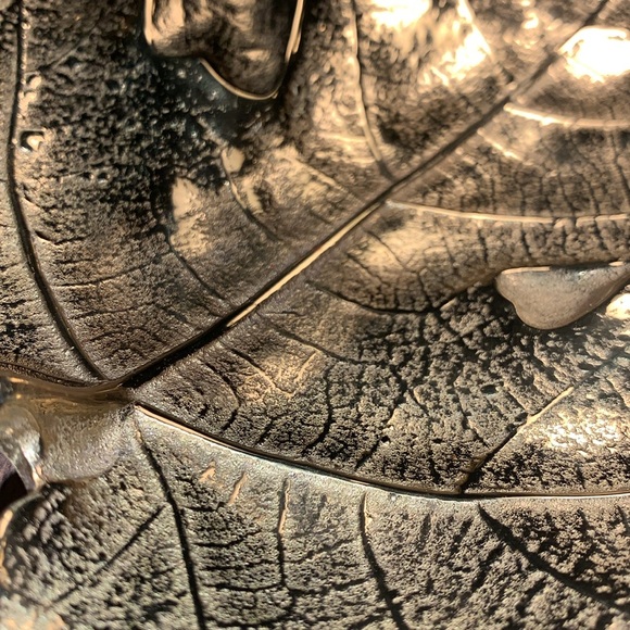 Virginia Metal Crafters Big Fig Leaf Tray 0ver 3 lbs brass 10 x 8 1/2 inch - Picture 4 of 6